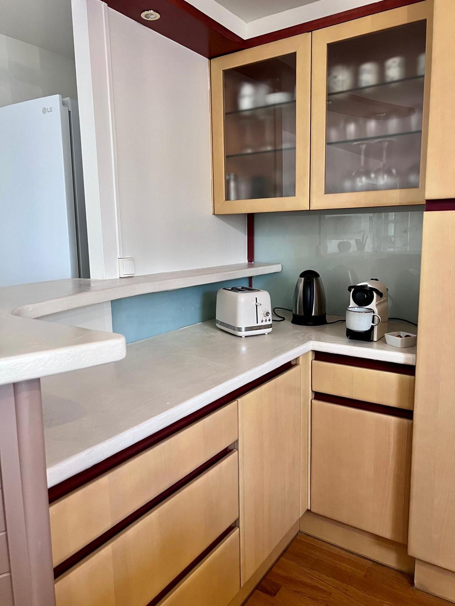 Grand Appartement Ultra Moderne Plein Centre, Plage A Pieds, Avec Parking Конкарно Экстерьер фото